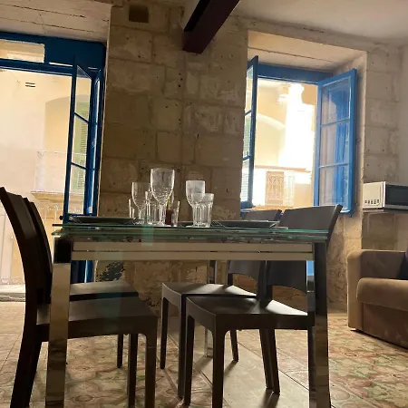 Traditional Townhouse In The Hearth Of Сasa de vacaciones La Valeta