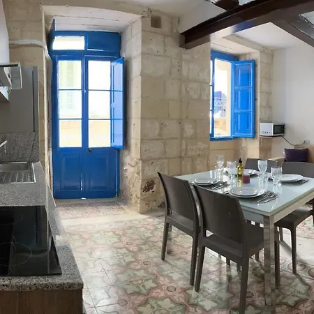 Traditional Townhouse In The Hearth Of Casa vacanze *