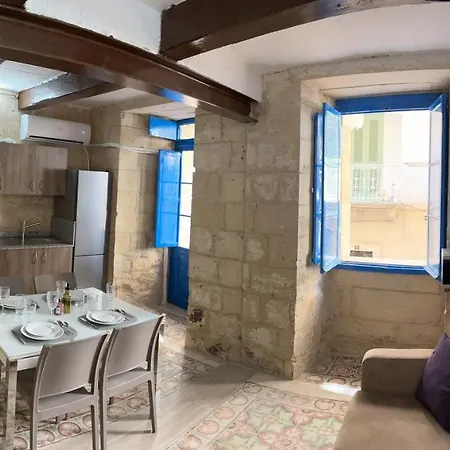 Traditional Townhouse In The Hearth Of Casa vacanze *