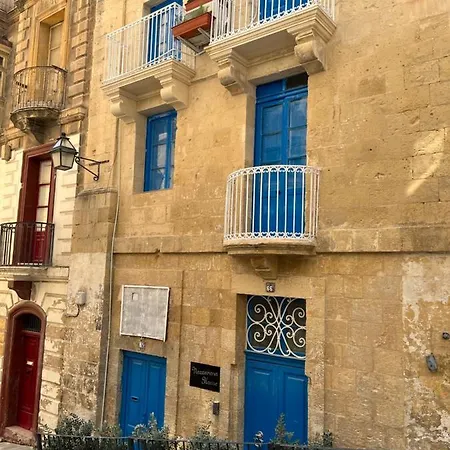 Traditional Townhouse In The Hearth Of * La Valletta